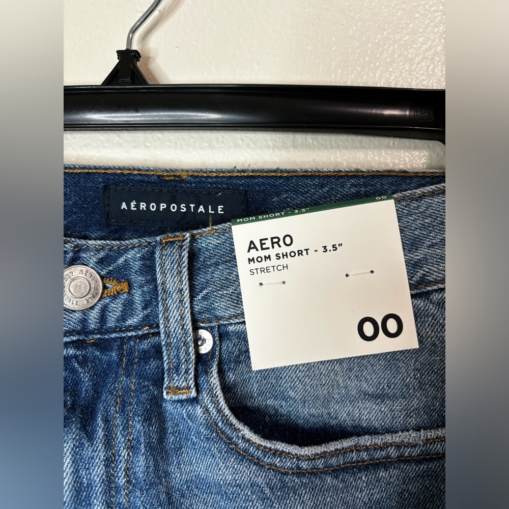 AERO Mom Shorts